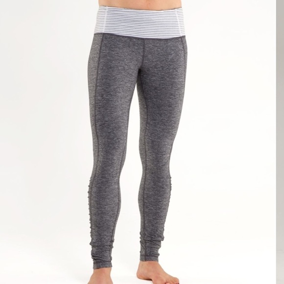 Lululemon Run: Turn Around Reversible Tight size 8 in  Heathered Grey - Picture 1 of 12